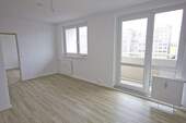 Wohnzimmer - In der Herrichtung! 2 Räume in der City auf der Aufzugsetage. Ab 01.02.2026 mieten!