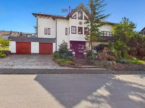 Bild 1 - Großzügiges Wohnhaus mit Einliegerwohnung in ruhiger Lage von Gillenfeld