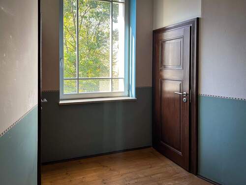 Tür zum Abstellraum - 