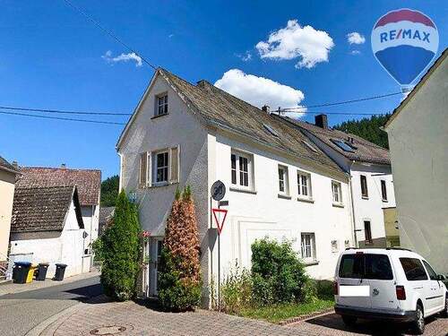 02 Seitenansicht re - 6 Zimmer Einfamilienhaus zum Kaufen in Geilnau