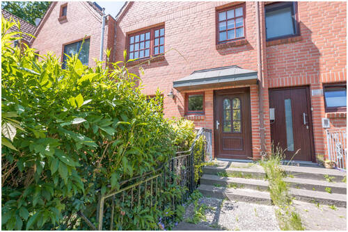 Hauseingang - 4 Zimmer Reihenmittelhaus zum Kaufen in Elmshorn