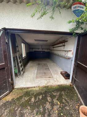 Garage - 