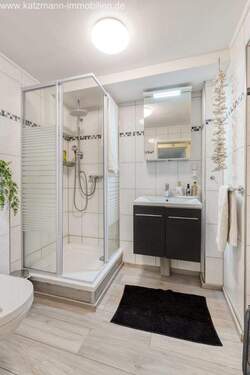 Bad 2 mit Dusche EG - 
