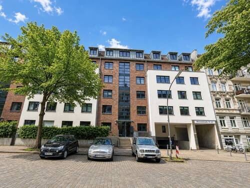 Außenansicht - Ruhige Innenhoflage trifft Winterhuder Lebensqualität - 4 Zimmer mit Süd-Balkon - am Stadtpark