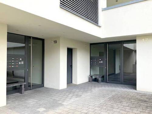 Eingang - 3 Zimmer Etagenwohnung zum Kaufen in Wiesbaden