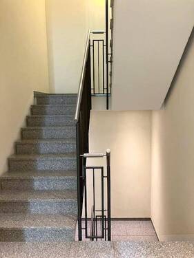 sehr gepflegtes Treppenhaus - 