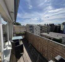 Tolle Dachgeschosswohung mit sonnigem Balkon im Herzen von Harburg - Hamburg / Harburg