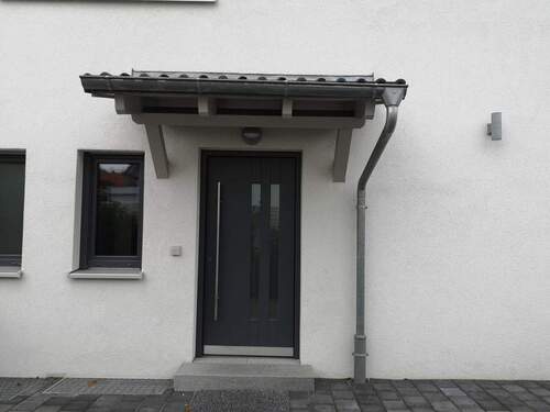 Hauseingang - 5 Zimmer Doppelhaushälfte in Nürnberg