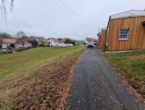 Umfeld - 1 Zimmer Mehrfamilienhaus, Wohnhaus zum Kaufen in Hohenroda / Glaam