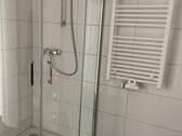 Bad mit Dusche - 