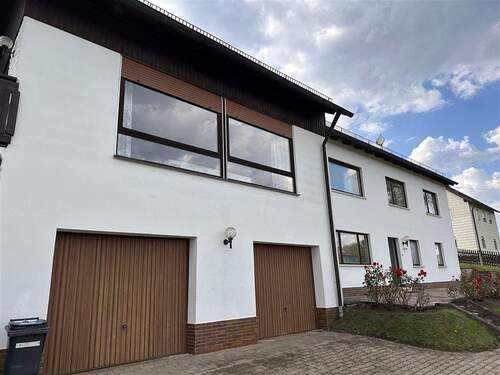 Anbau_Garagen - Großzügiges Einfamilienhaus mit sonnigem Garten in Mosenberg