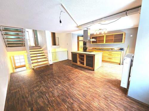 Große Wohnküche mit Ausgang zur Terrasse mit Garten - Reihenhaus mit 140,00 m&sup2; in Dorfen zum Kaufen