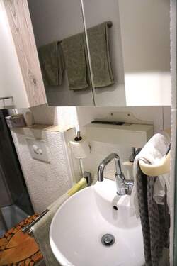 Badezimmer Obergeschoss.JPG - 