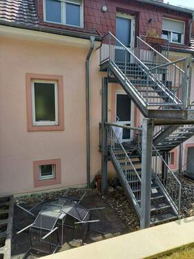 Stahltreppe zu den 2 Wohnungen - Mehrfamilienhaus, Wohnhaus mit 200,00 m&sup2; in Sankt Ingbert zum Kaufen