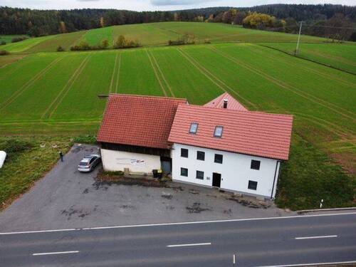 Bild 5 - Mehrfamilienhaus, Wohnhaus mit 221,00 m&sup2; in Plech zum Kaufen