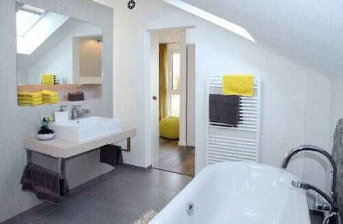 Helles Badezimmer - 