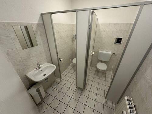 WC - 