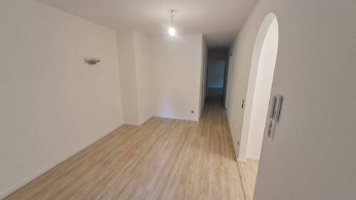 Flur mit Essbereich - 