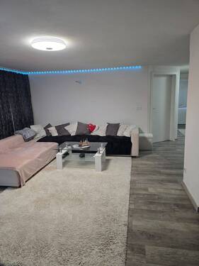 Wohnzimmer mit Blick aus der Küche - 