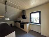 Küche mit Einbauküche - Etagenwohnung mit 110,00 m² in Konz-Oberemmel zur Miete