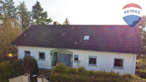 03 Vorderseite - 9 Zimmer Mehrfamilienhaus, Wohnhaus in Runkel