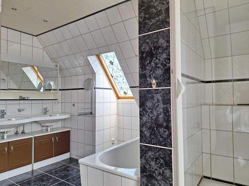 Vollbad im OG, Ansicht I - 