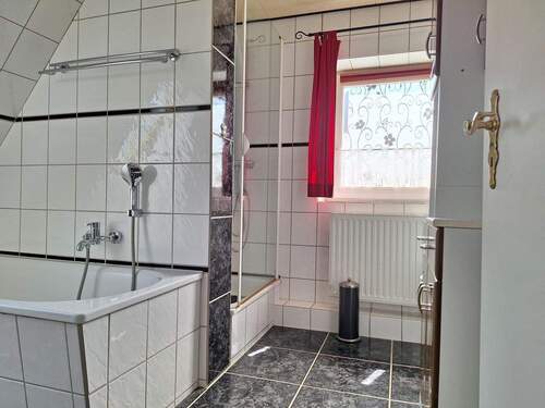 Vollbad im OG, Ansicht III - 