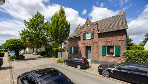 Frontansicht Bauernhaus - Mehrfamilienhaus, Wohnhaus mit 718,00 m&sup2; in Meerbusch zum Kaufen