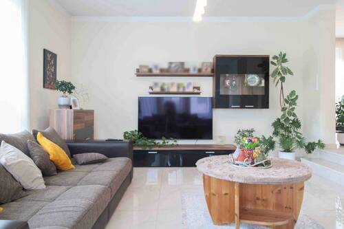 Wohnzimmer (2) - 6 Zimmer Einfamilienhaus zum Kaufen in Adelsdorf