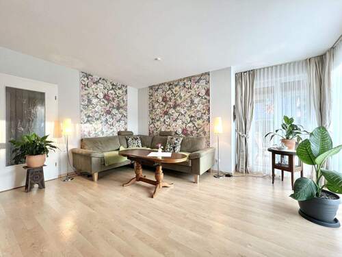 Das großzügige Wohnzimmer - 