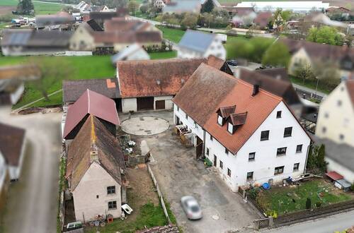Außenperspektive - 7 Zimmer Mehrfamilienhaus, Wohnhaus zum Kaufen in Kammerstein