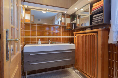 Moderner Waschtisch im Badezimmer - 