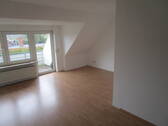 68. Wohnzimmer mit Zugang zum Westbalkon der Eigen - 