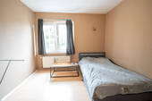 Schlafzimmer 1 von 2 - 