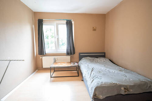 Schlafzimmer 1 von 2 - 