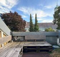 Jetzt oder nie: 3 Zimmer DG Wohnung in Augsburg Göggingen mit Dachterrasse und Garage