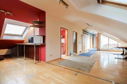 Wohn- und Esszimmer (1) - 3 Zimmer Etagenwohnung zum Kaufen in Augsburg