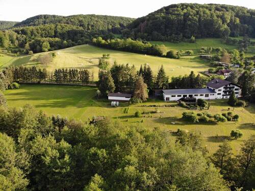 Idyllisch gelegenes Anwesen - 