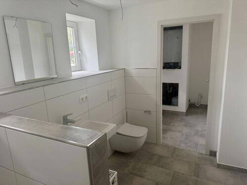 Bad EG - 8 Zimmer Einfamilienhaus in Landensberg