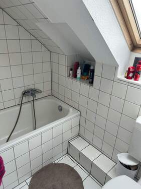 Bad (2).jpg - 2 Zimmer Etagenwohnung in Solingen