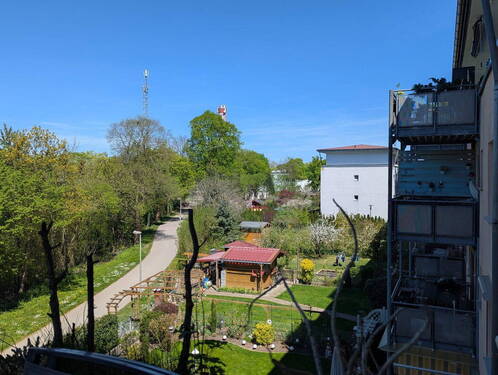 Balkonaussicht - Etagenwohnung mit 98,00 m&sup2; in Augsburg zum Kaufen