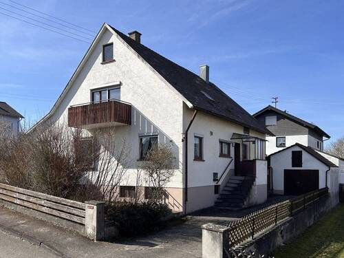 Nord-Ost - 8 Zimmer Mehrfamilienhaus, Wohnhaus in Gerstetten