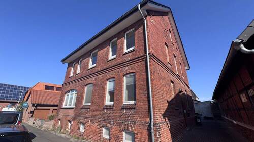 Vorderseite - 1 Zimmer Mehrfamilienhaus, Wohnhaus zum Kaufen in Sehnde