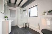 Badezimmer mit Dusche OG - 