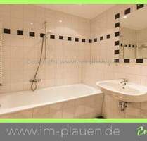 Balkon - offene Küche - Badewanne - Laminat | 3-Zimmer-Wohnung Plauen Haselbrunn