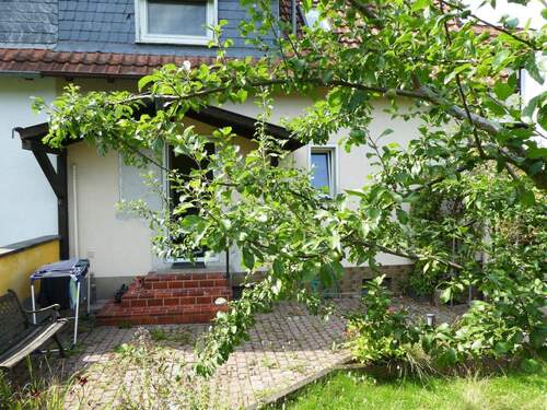 Sonnige Gartenterrasse - 