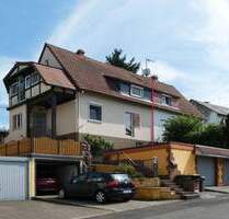 AUMÜLLER-Immobilien - Zum großen Teil modernisierte DHH mit Garten und drei Garagen mit viel Stauraum - Birstein