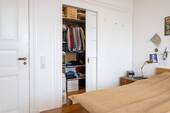 Schlafzimmer mit Einbauschrank - 