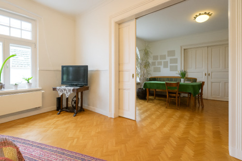 Blick vom Wohnzimmer ins Esszimmer - Etagenwohnung mit 123,00 m&sup2; in Flensburg zum Kaufen