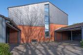 Seitenansicht mit Carport - 5 Zimmer Reihenendhaus zum Kaufen in Kiel
